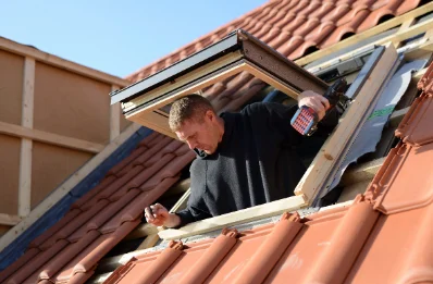 Pose de fenêtres de toit Velux à Banne